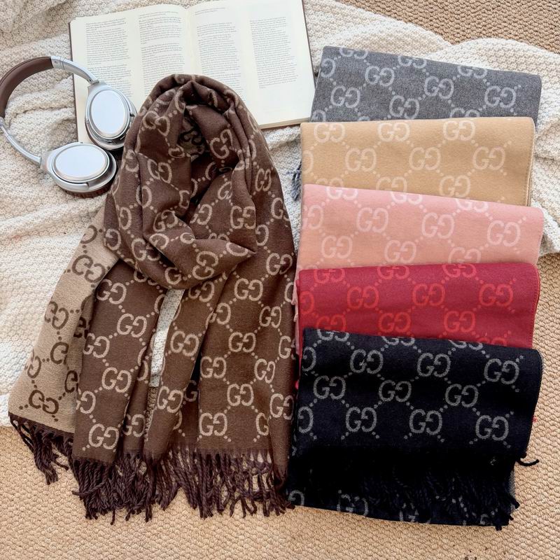 Gucci scarf 180X65cm E101326